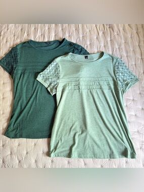 Lace-Sleeve Short Sleeve Tee in Mint and Forest Green Size M
